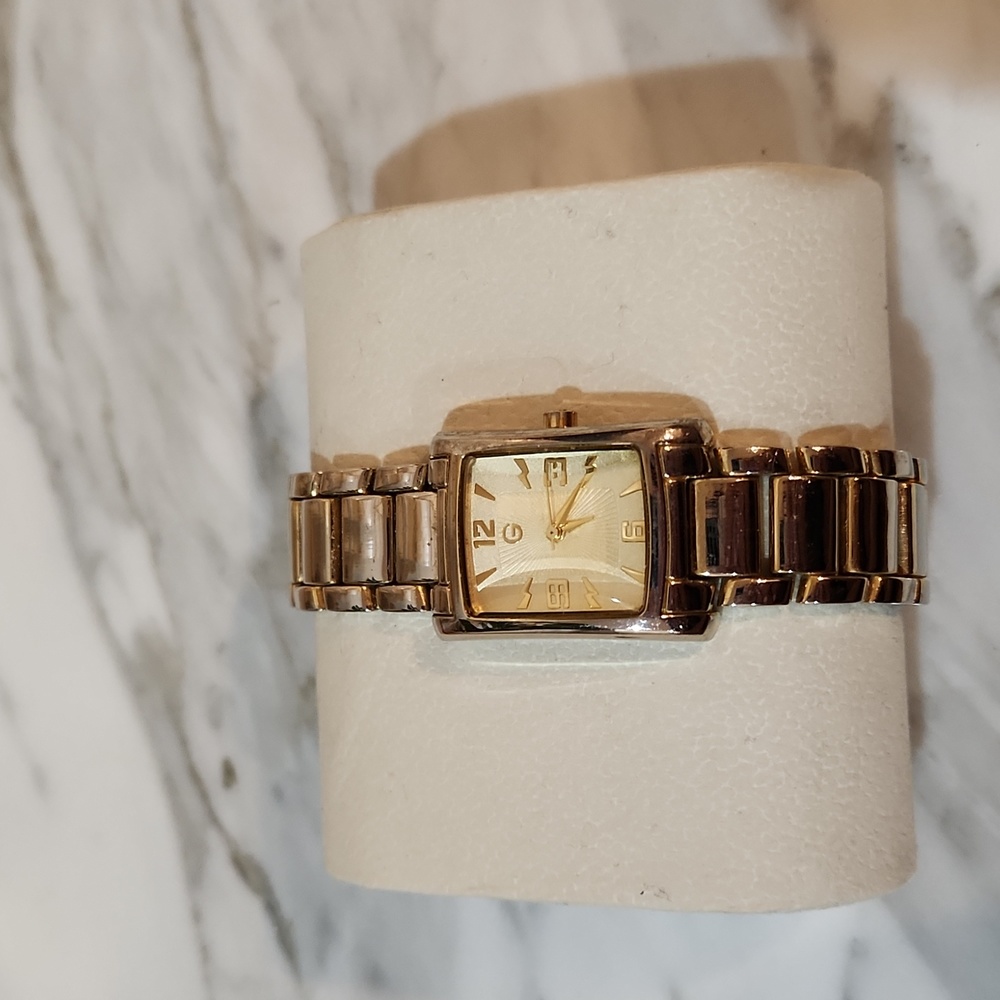 Gossip gold watch